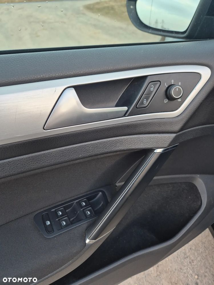 Volkswagen Golf 1.6 TDI BlueMotion Technology Cup - 26