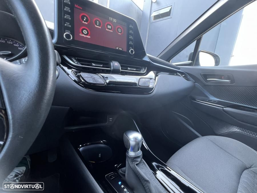 Toyota C-HR 2.0 Hybrid Square Collection - 40