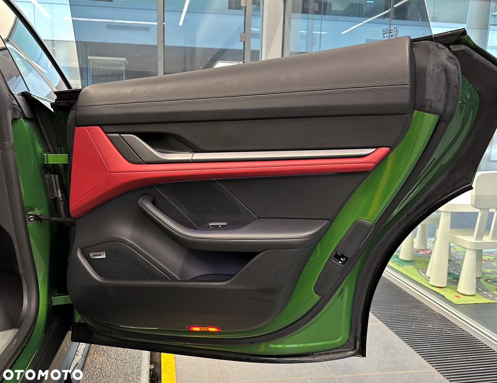 Porsche Taycan - 24