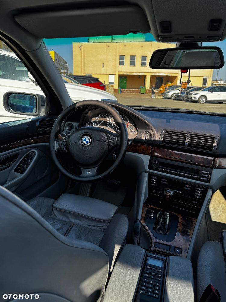 BMW Seria 5 - 11