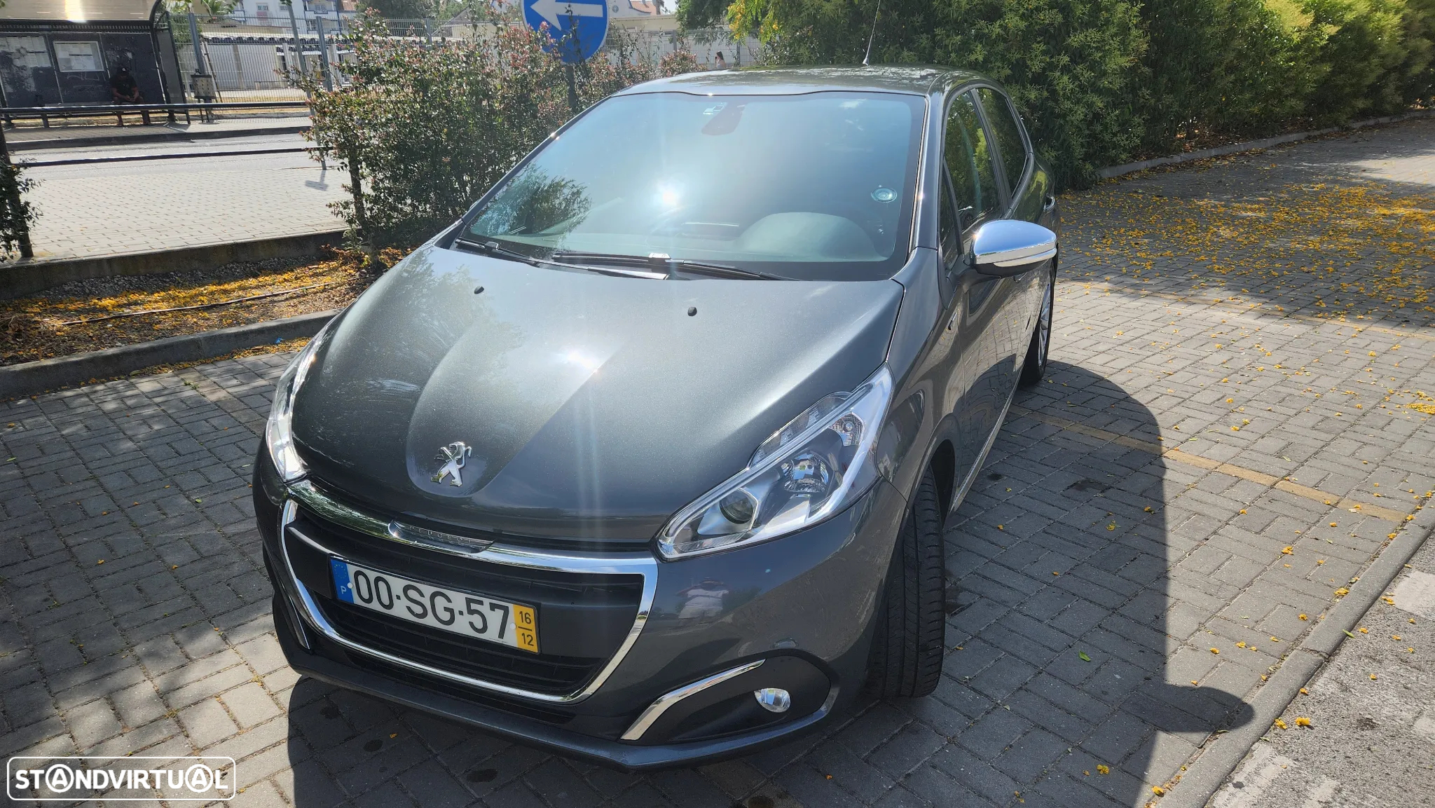 Peugeot 208 1.6 BlueHDi Style - 4