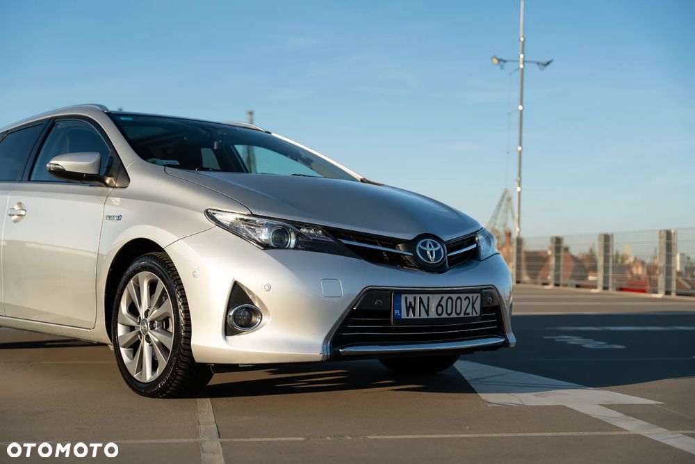 Toyota Auris 1.8 HSD Luna - 2