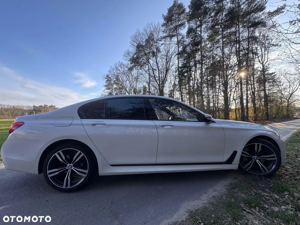 BMW Seria 7 750i xDrive - 8