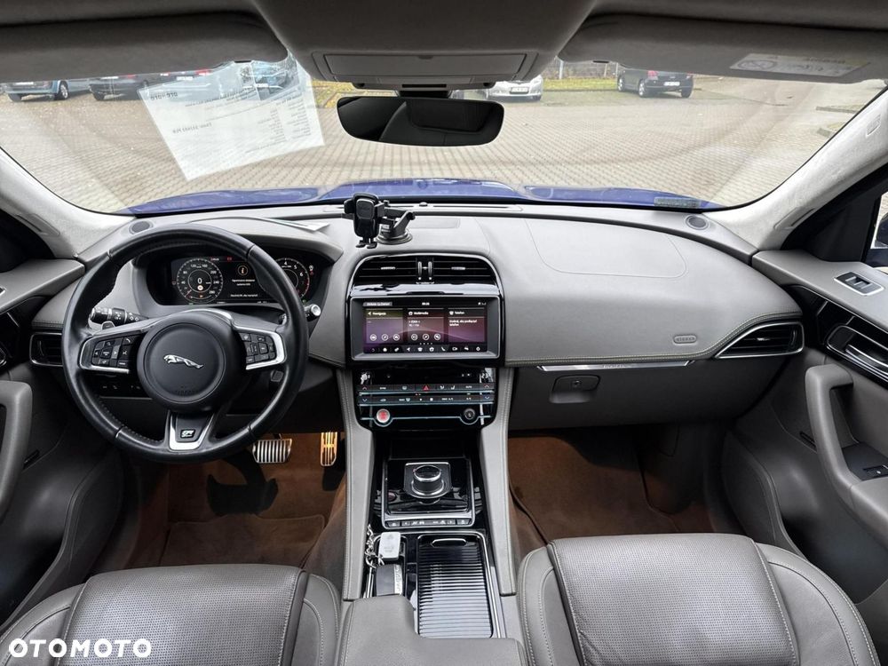 Jaguar F-Pace 2.0 i4P AWD R-Sport - 12
