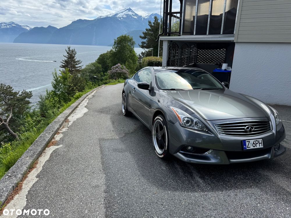Infiniti G G37 - 2