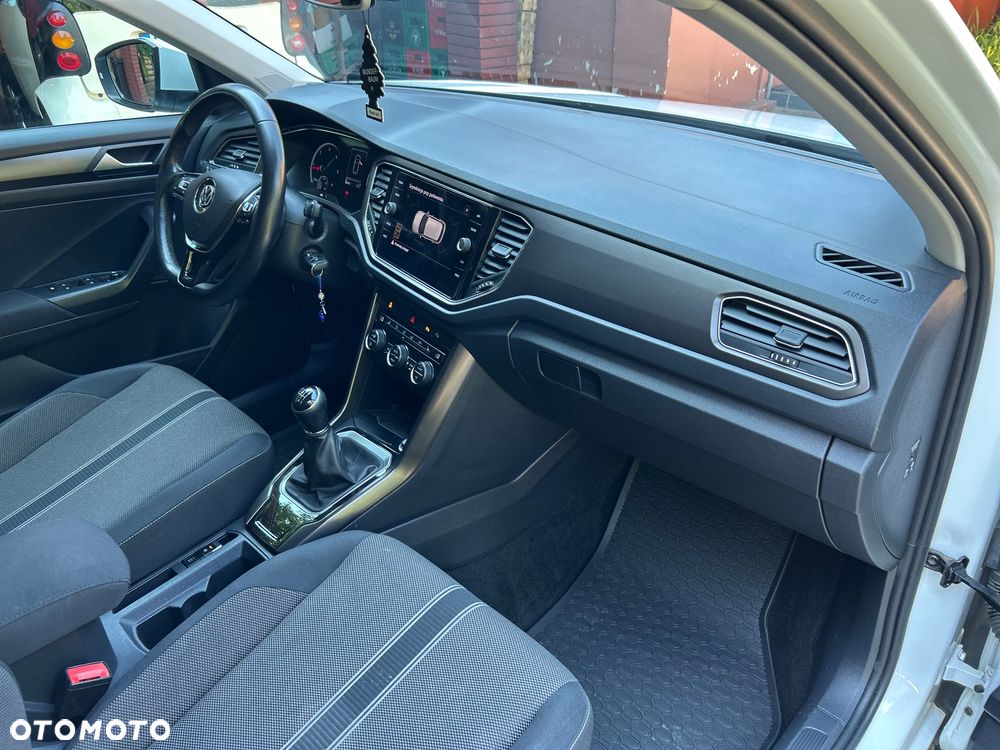 Volkswagen T-Roc - 16