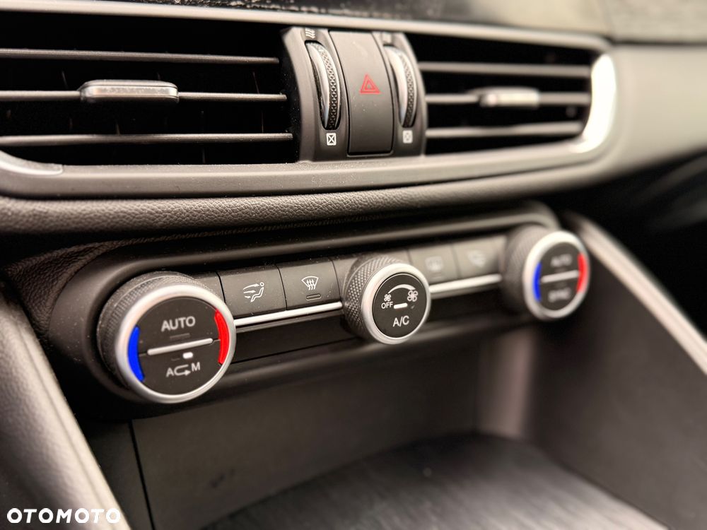 Alfa Romeo Giulia - 32