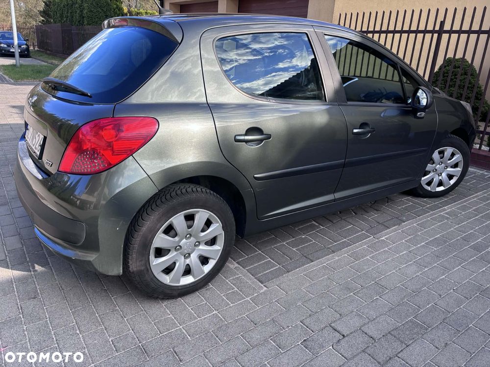 Peugeot 207 1.4 - 6