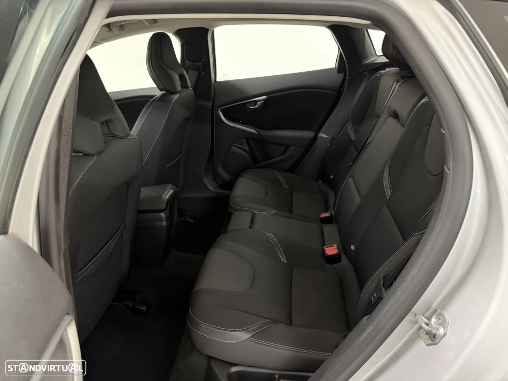 Volvo V40 D2 Geartronic Momentum - 20