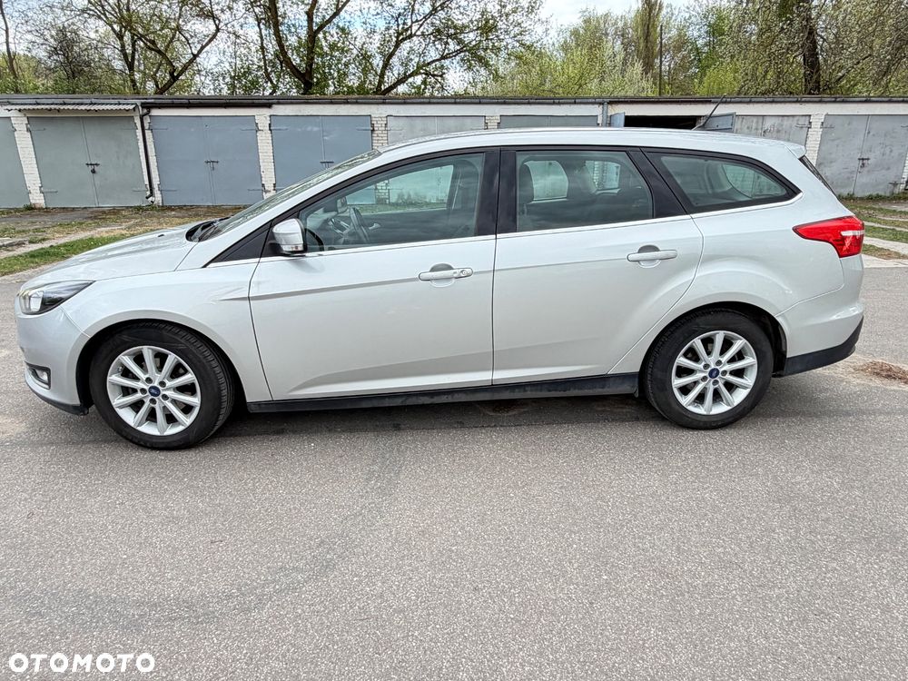 Ford Focus 1.5 TDCi SYNC Edition - 5
