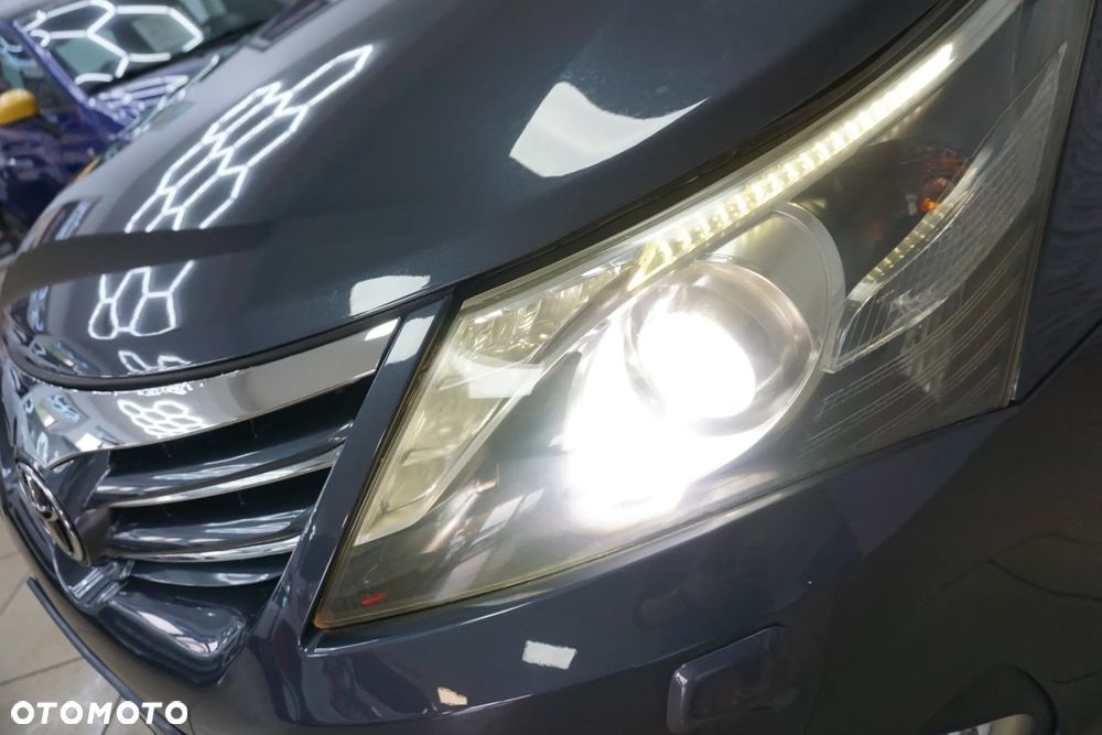 Toyota Avensis 1.8 Life - 12