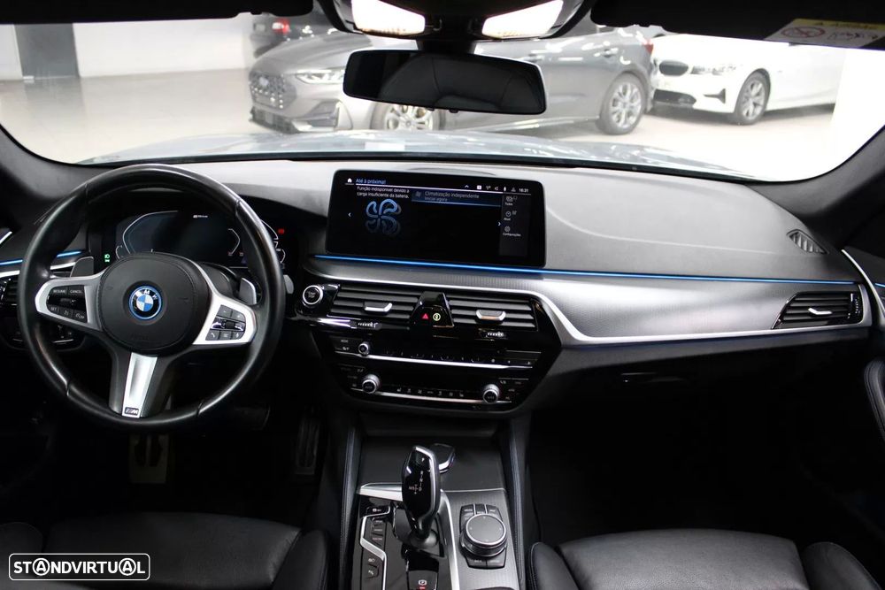 BMW 530 e Pack Desportivo M - 34