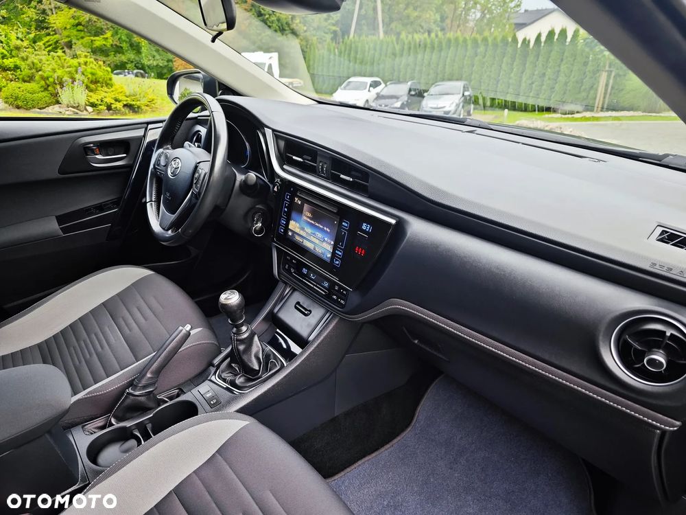 Toyota Auris 1.2 Turbo Design Edition - 23