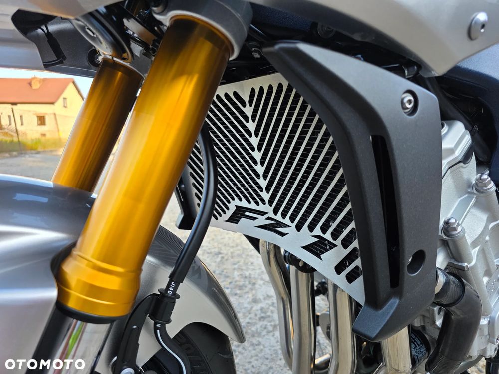 Yamaha FZ - 23