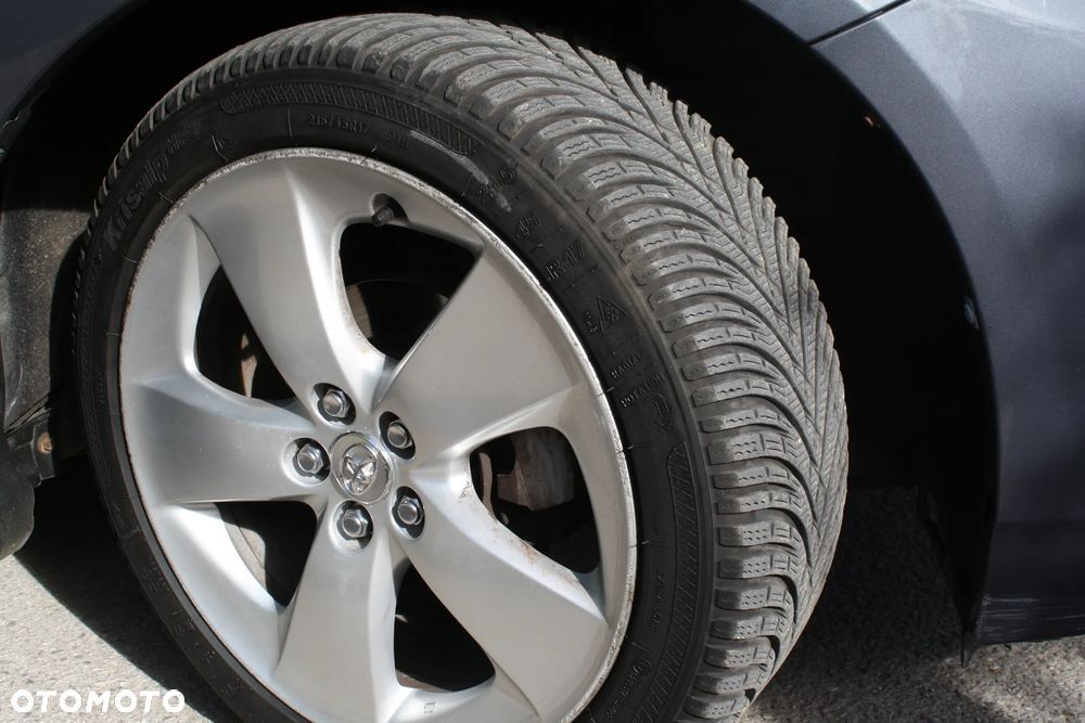 Toyota Prius (Hybrid) Executive - 23