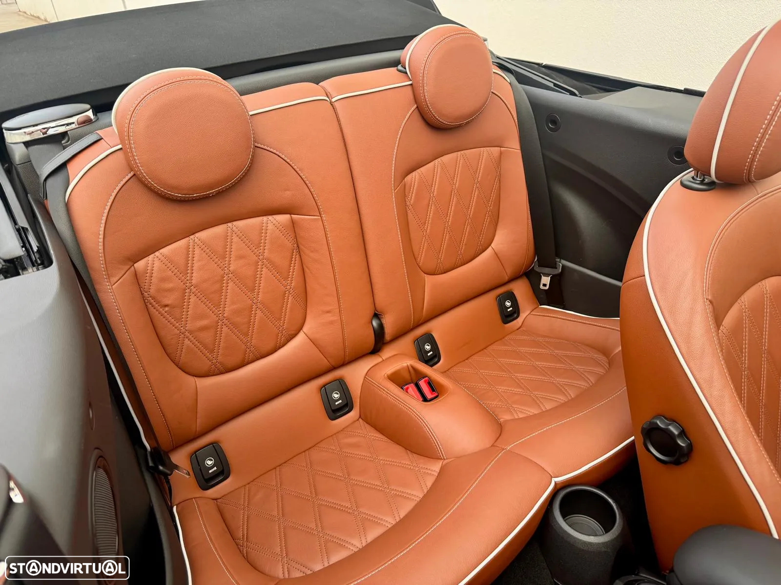 MINI Cabrio Cooper D Auto - 12