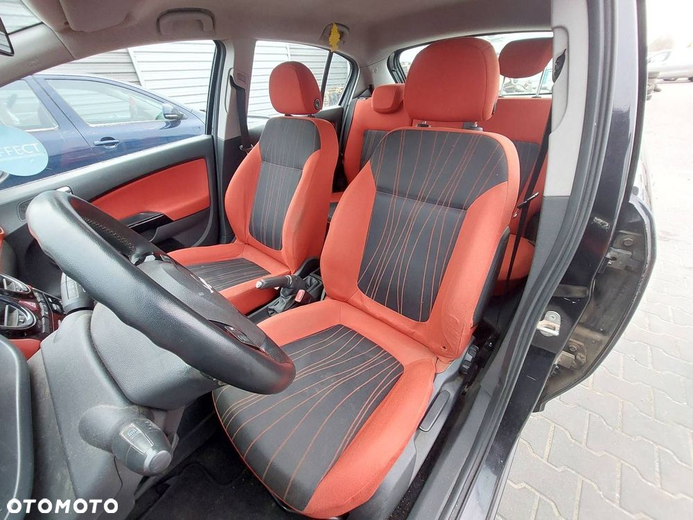 FOTELE KOMPLET LEWY PRAWY KANAPA TYŁ + BOCZKI OPEL CORSA D 5D - 2