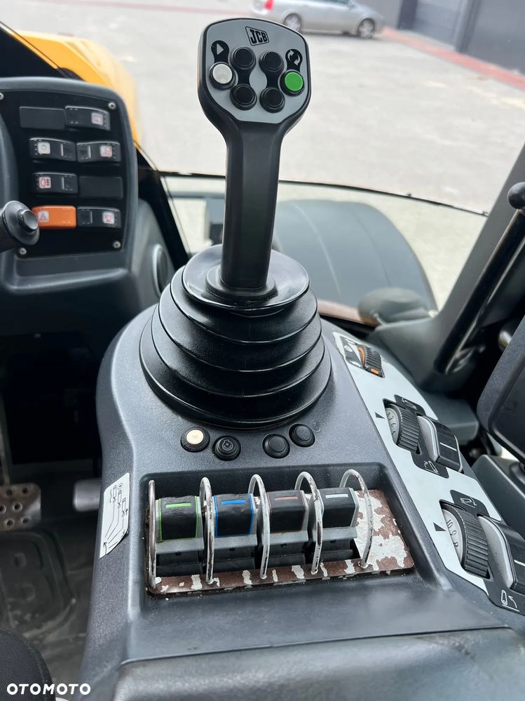 JCB Fastrac 3200 Xtra - 11