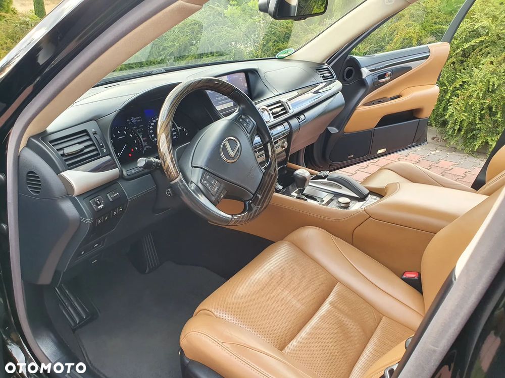 Lexus LS - 19