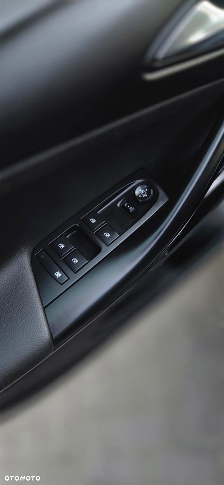 Opel Astra 1.6 D Start/Stop Automatik Dynamic - 25