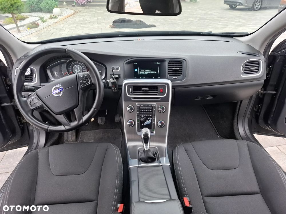 Volvo S60 D2 Momentum - 23