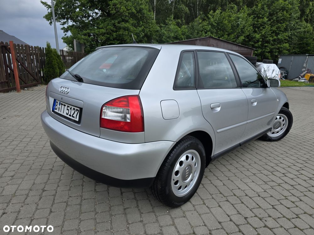 Audi A3 Sportback 1.6 Ambiente - 3