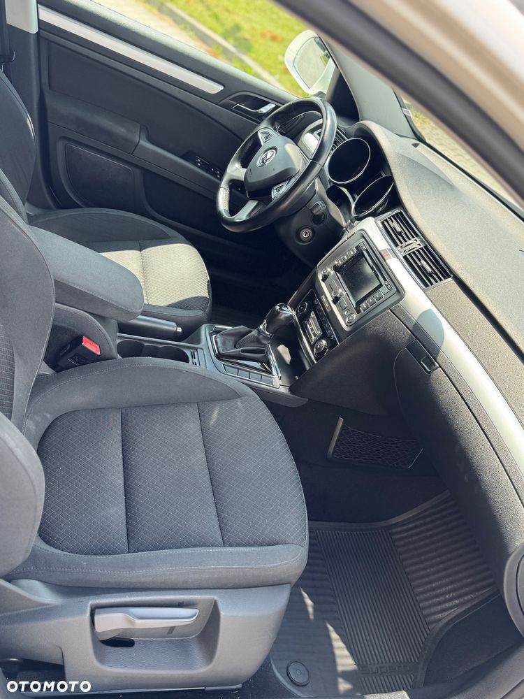 Skoda Superb 2.0 TDI Elegance DSG - 18