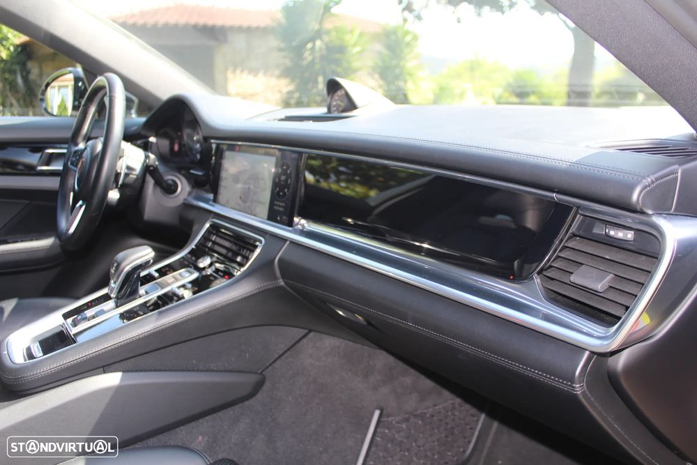 Porsche Panamera Sport Turismo 4 E-Hybrid Platinum Edition - 24