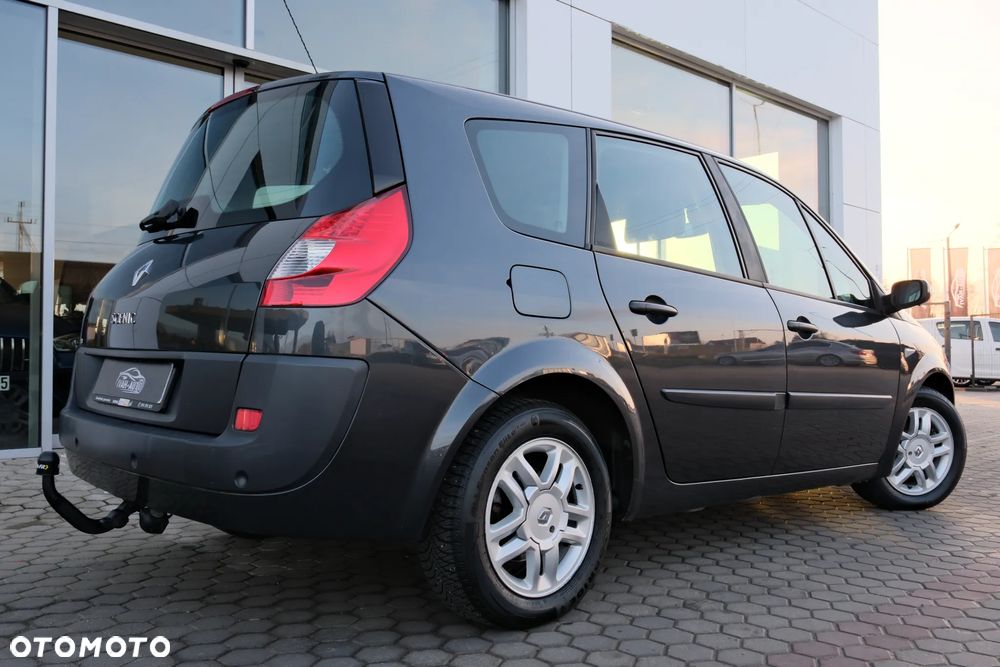Renault Scenic 2.0 16V Privilege - 11