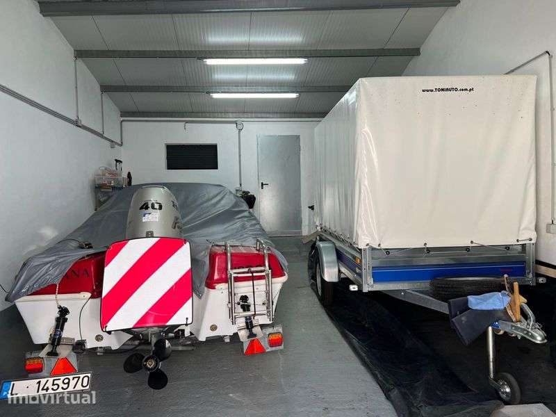 Garagem/Armazem  com WC e quintal - Grande imagem: 3/8