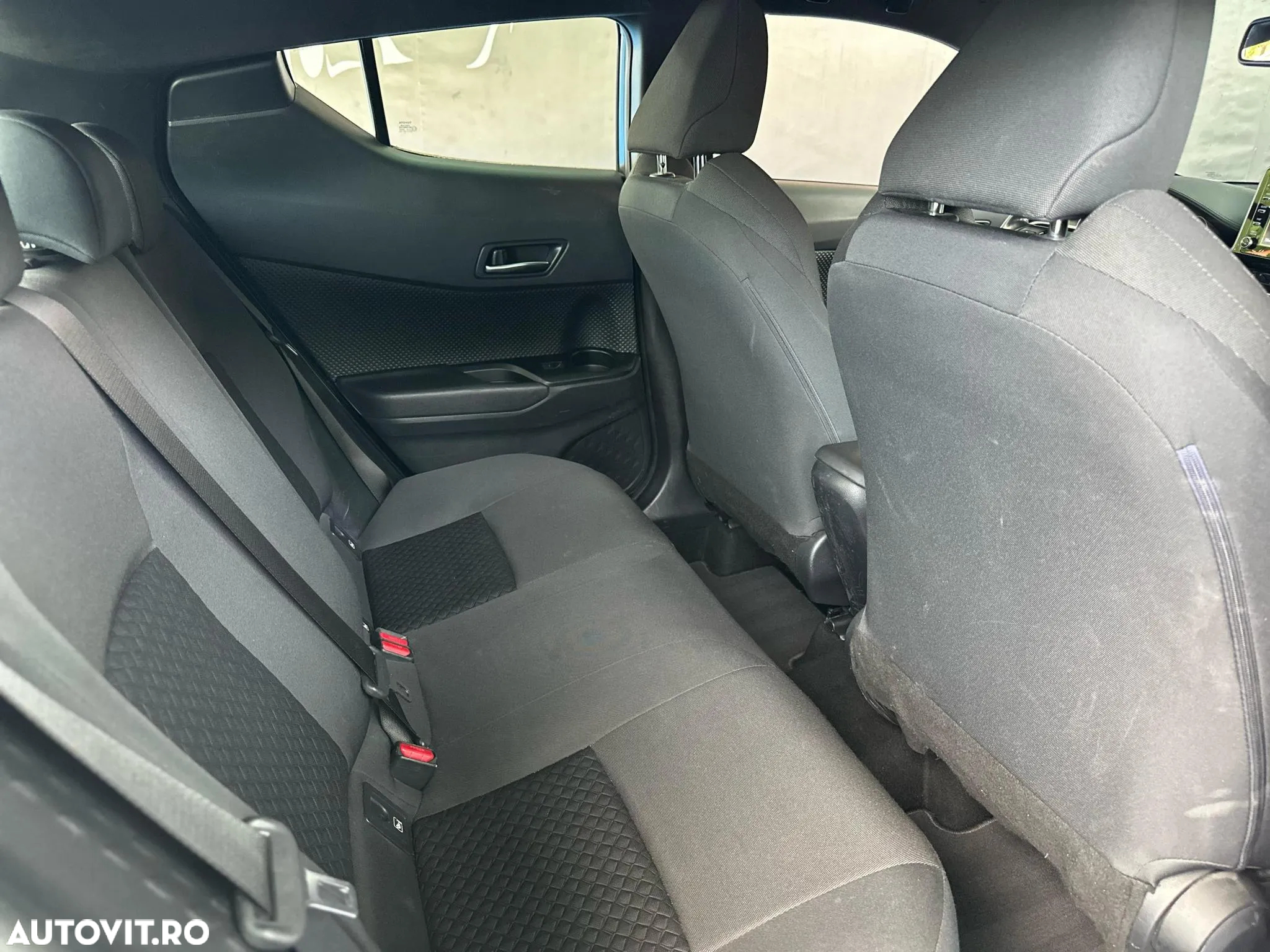 Toyota C-HR - 7