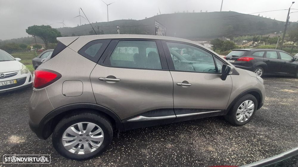 Renault Captur 1.5 dCi Exclusive - 4