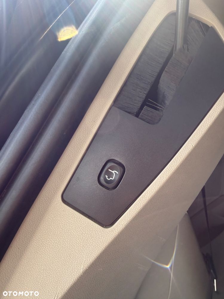 Chrysler Town & Country 3.6 Limited - 16