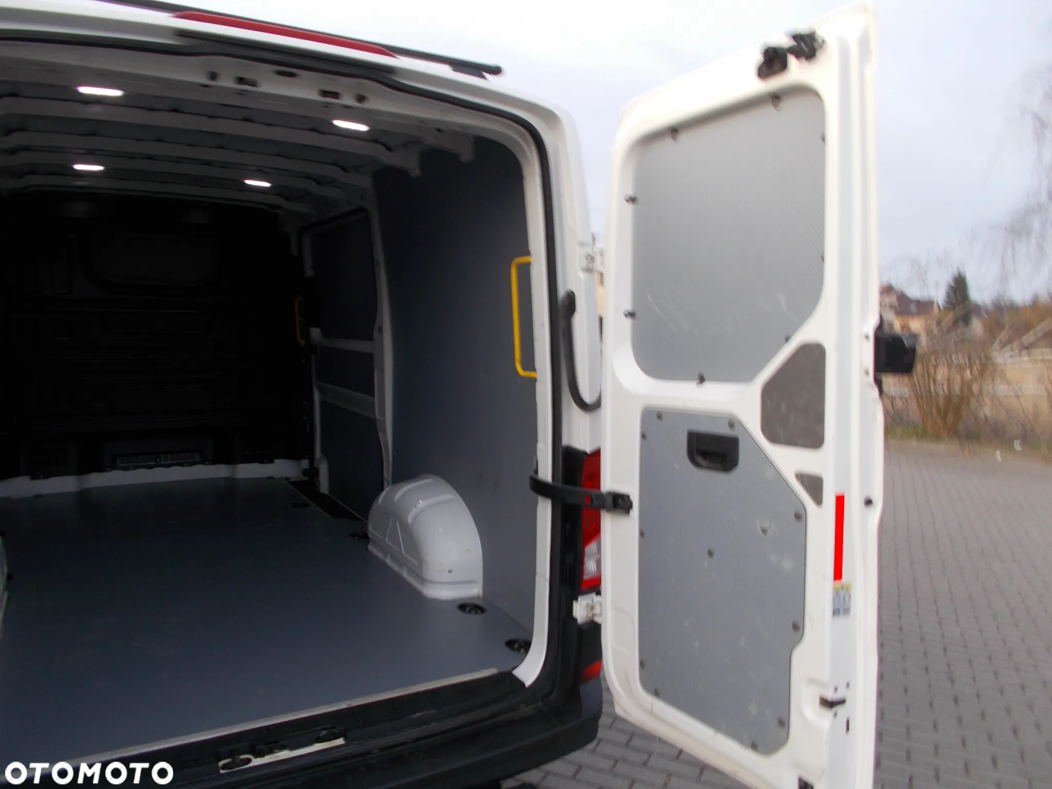 Volkswagen CRAFTER 3,180 TGE - 31