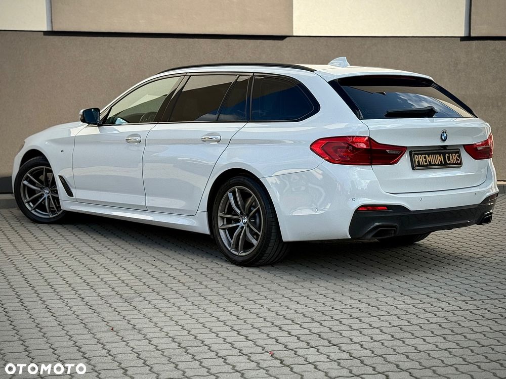 BMW Seria 5 520d xDrive Touring M Sport Edition - 9