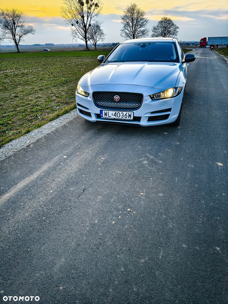 Jaguar XE S - 5
