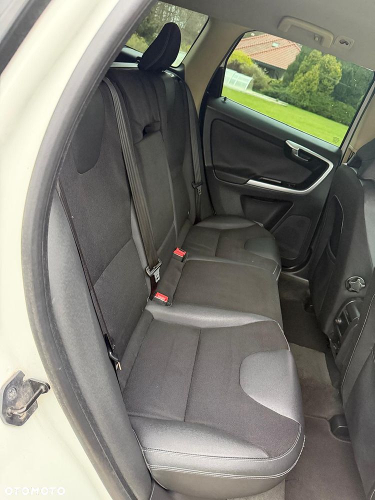 Volvo XC 60 D5 AWD Momentum - 3