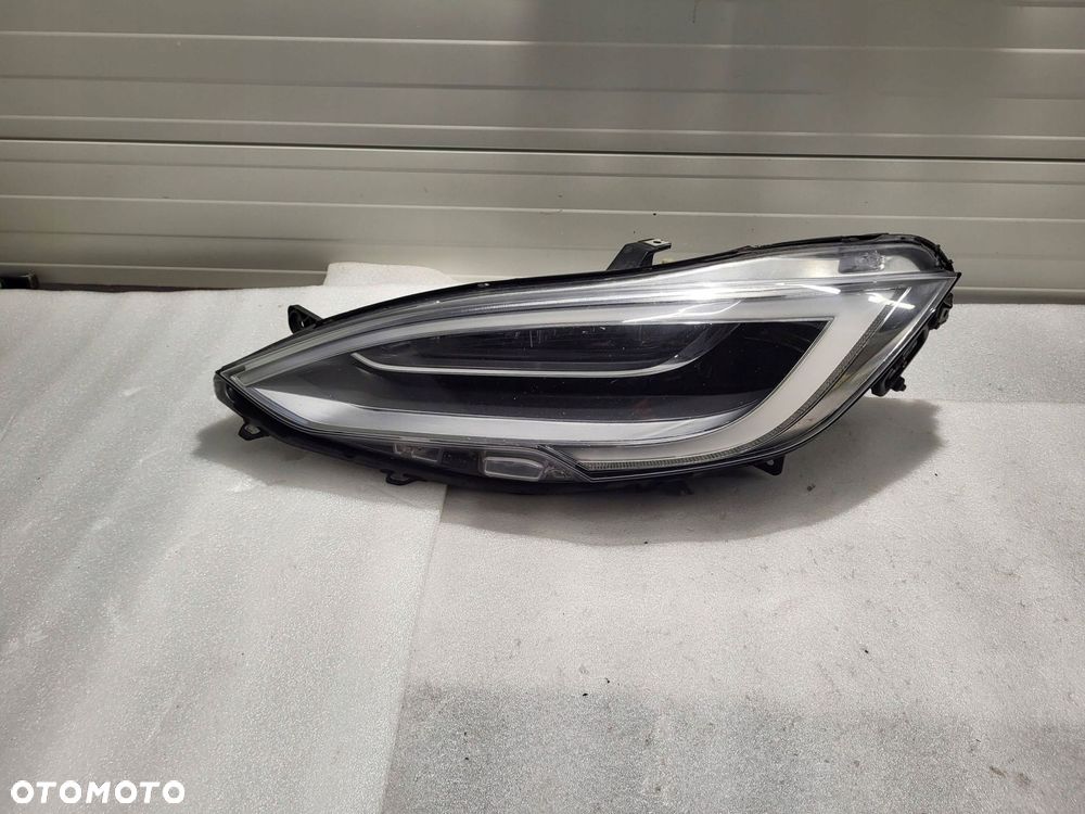 tesla model s lift full przód strona lewa 105357400c - 1