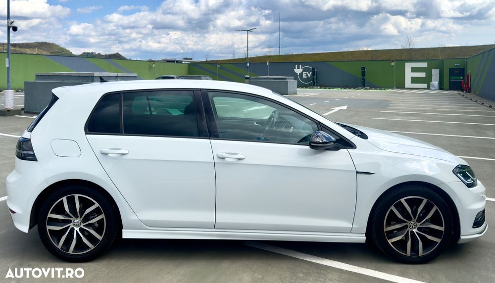 Volkswagen Golf - 22