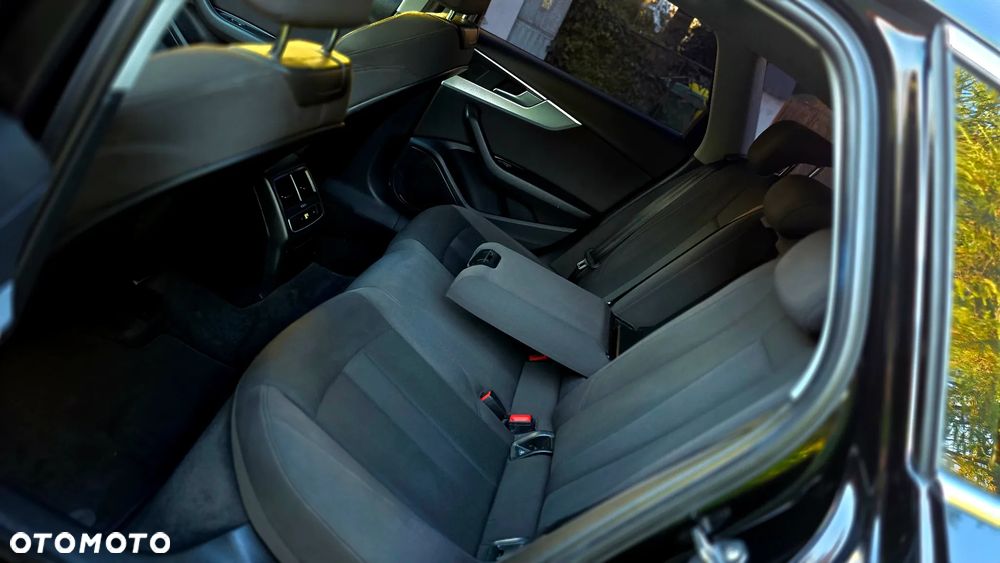 Audi A4 Avant 2.0 TDI S tronic design - 19