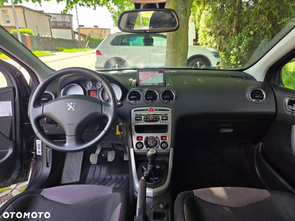 Peugeot 308 120 VTi Millesim 200 - 17