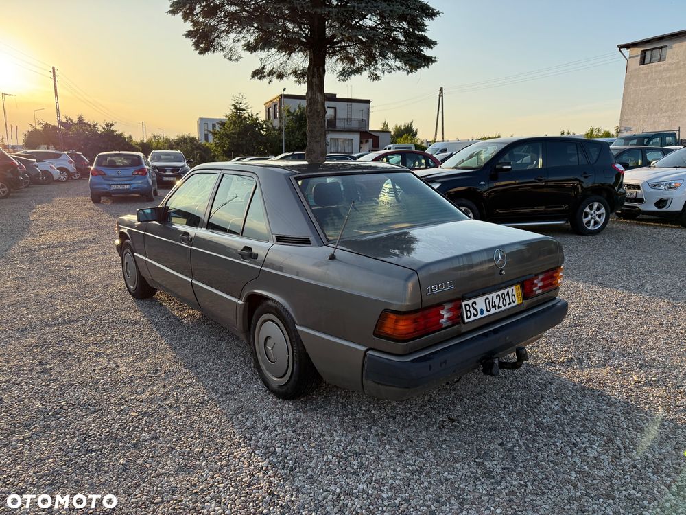 Mercedes-Benz W201 (190) - 22