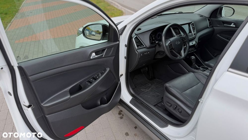 Hyundai Tucson blue 1.7 CRDi 2WD DCT Premium - 16