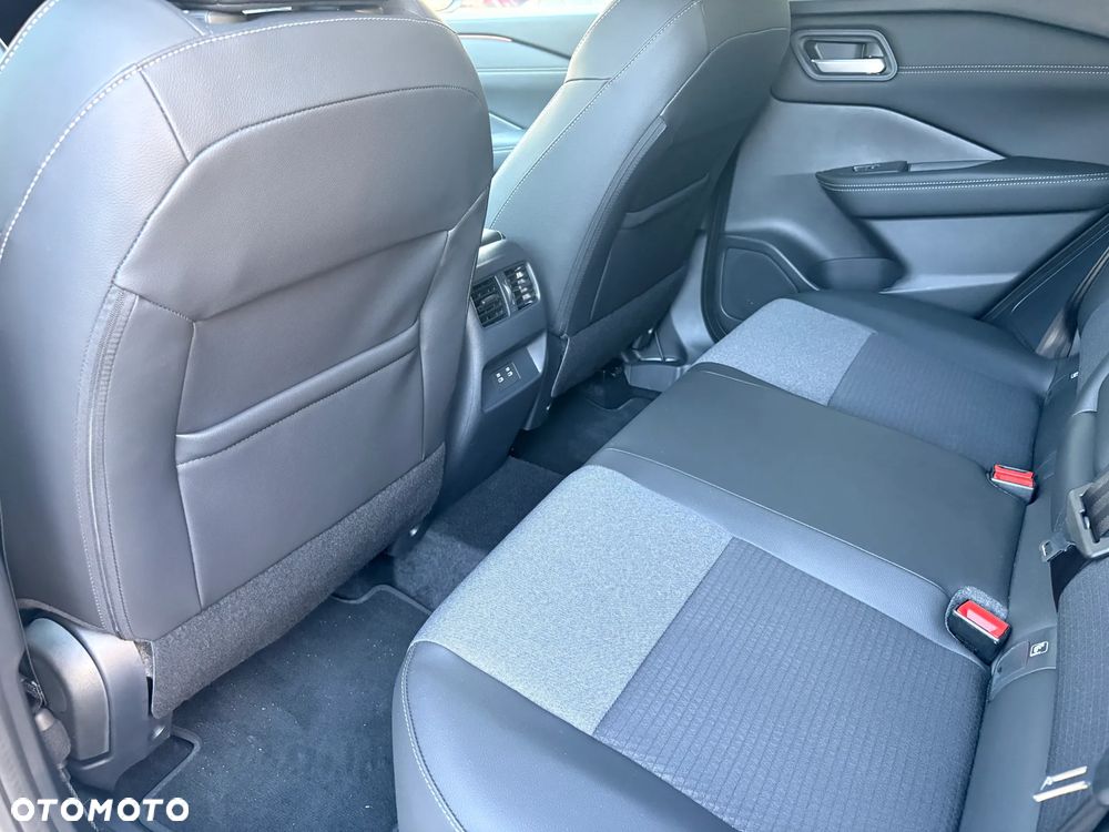 Nissan Qashqai 1.3 DIG-T mHEV N-Connecta - 36