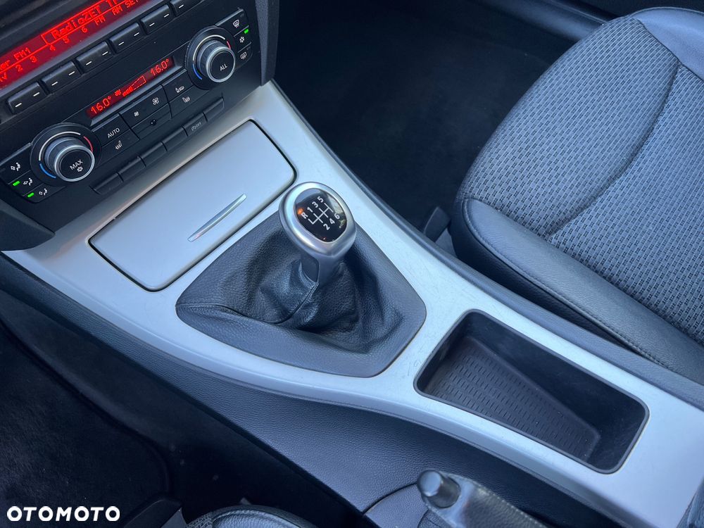 BMW Seria 3 316d - 27