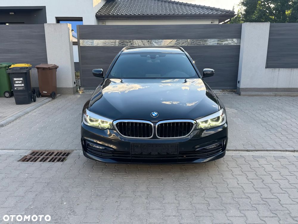 BMW Seria 5 520d Sport Line - 2