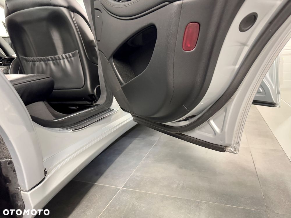 Mercedes-Benz CLS 350 7G-TRONIC - 36