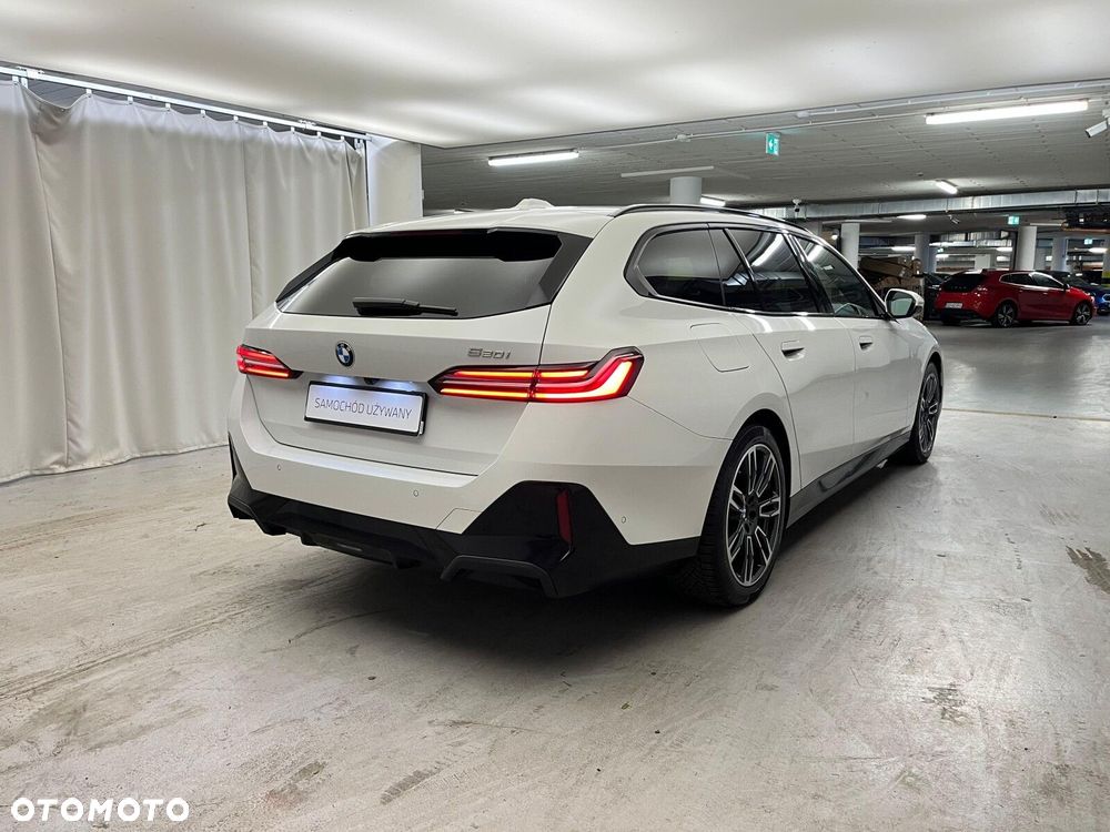 BMW Seria 5 520i mHEV M Sport - 12