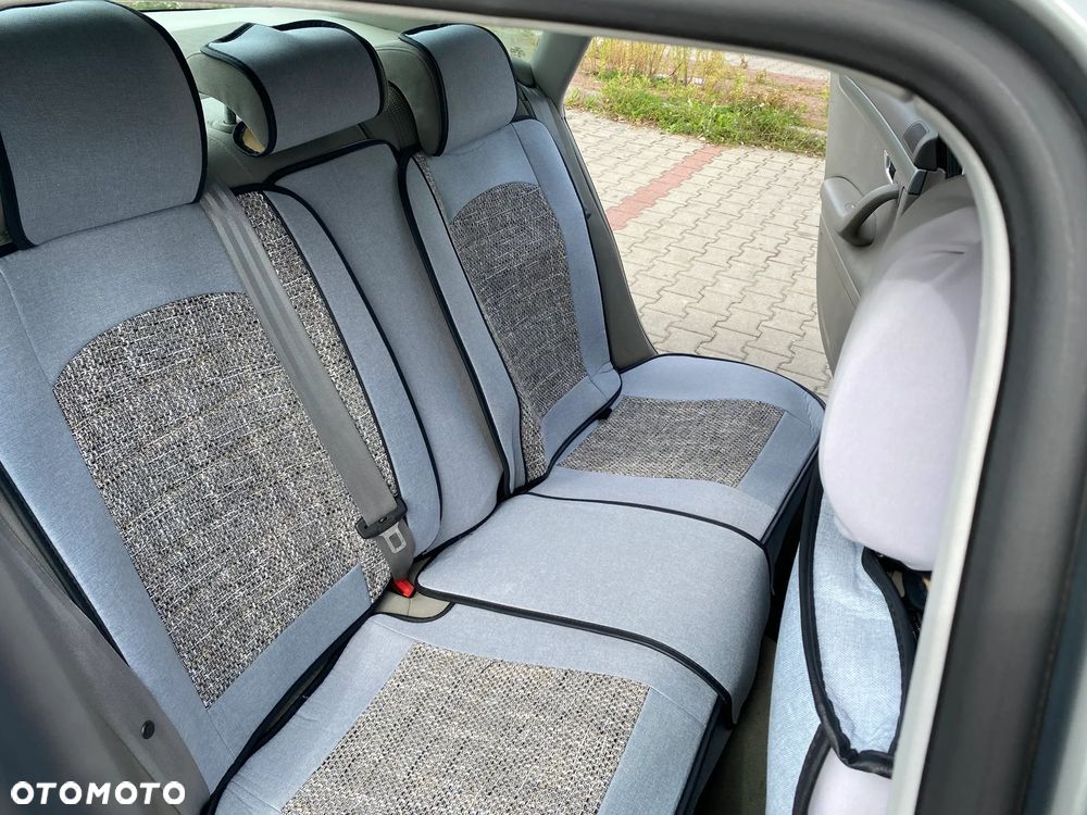 Audi A4 Limousine - 12