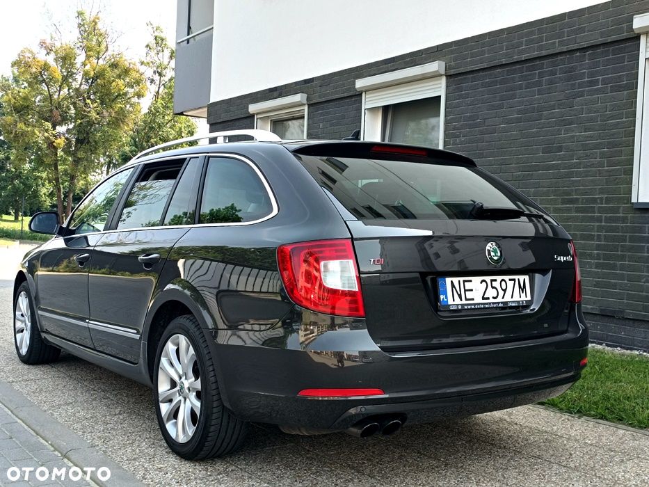 Skoda Superb 2.0 TDI DSG Exclusive - 15
